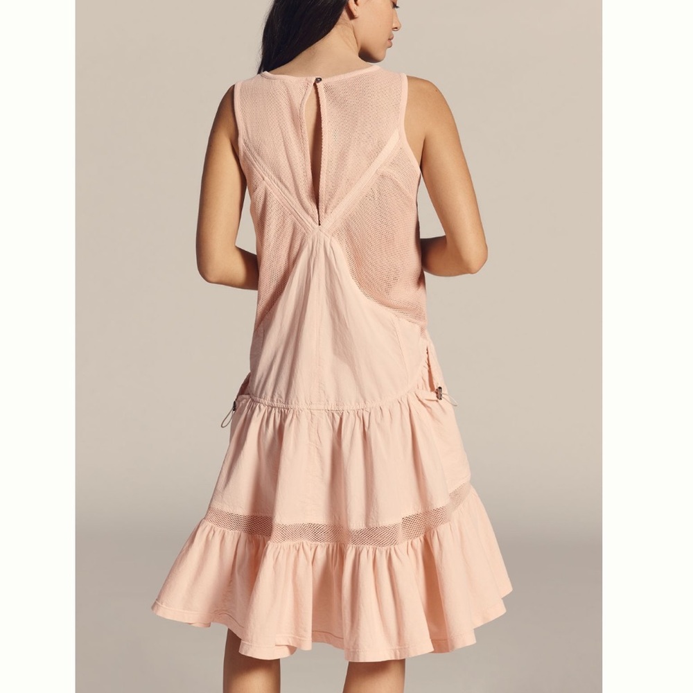 Anthro Daily Practice Hill Up Tiered High-
Low Midi Dress. Size M. MSRP $110